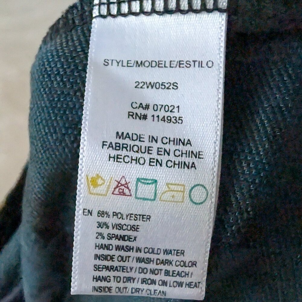 3/$30 Knit stretch pencil skirt - Picture 6 of 7